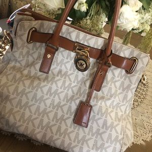 Michael kors handbag!! Authentic